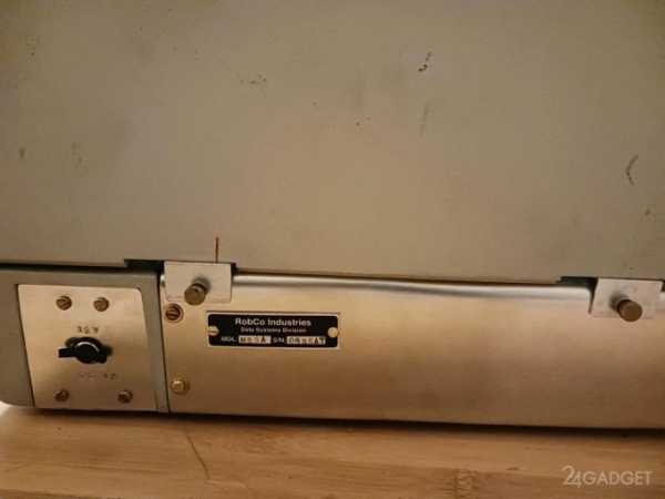 Создан самодельный и полностью рабочий терминал из Fallout (9 фото) Создан самодельный и полностью рабочий терминал из Fallout (9 фото)