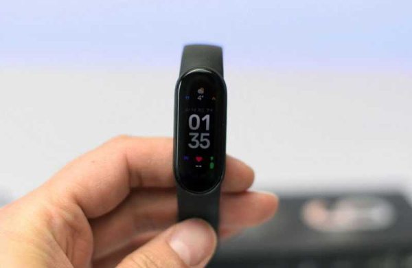 Обзор Xiaomi Mi Band 6 – по-прежнему лучшего бюджетного фитнес-браслета? Обзор Xiaomi Mi Band 6 – по-прежнему лучшего бюджетного фитнес-браслета?