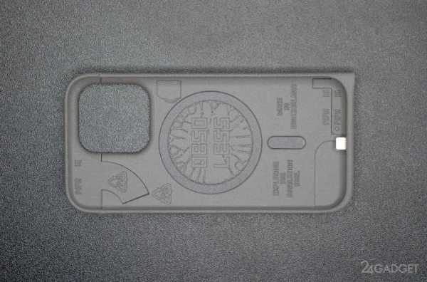 Энтузиаст создал чехол для iPhone, заменяющий Lightning на USB-C (4 фото) Энтузиаст создал чехол для iPhone, заменяющий Lightning на USB-C (4 фото)