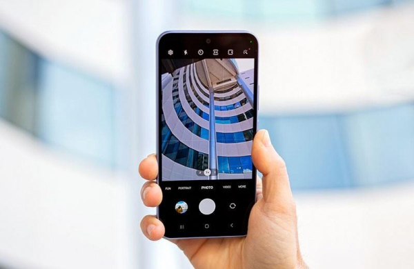 Обзор Samsung Galaxy A54 5G: смартфона с флагманским дизайном и обновлённым процессором Обзор Samsung Galaxy A54 5G: смартфона с флагманским дизайном и обновлённым процессором