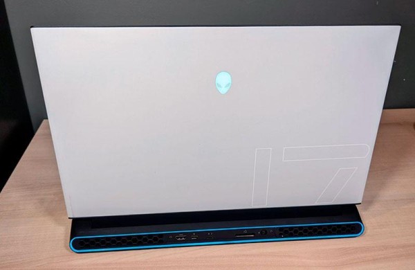 Обзор Alienware m17 R4 (2021): дорогой игровой ноутбук с клавишами Cherry MX Обзор Alienware m17 R4 (2021): дорогой игровой ноутбук с клавишами Cherry MX