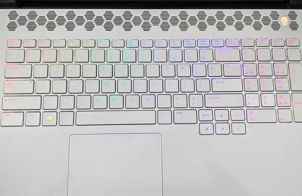 Обзор Alienware m17 R3: мощная игровая система с дисплеем 300 Гц Обзор Alienware m17 R3: мощная игровая система с дисплеем 300 Гц