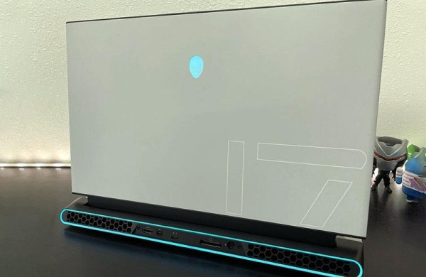 Обзор Alienware m17 R4 (2021): дорогой игровой ноутбук с клавишами Cherry MX Обзор Alienware m17 R4 (2021): дорогой игровой ноутбук с клавишами Cherry MX