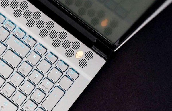 Обзор Alienware m17 R4 (2021): дорогой игровой ноутбук с клавишами Cherry MX Обзор Alienware m17 R4 (2021): дорогой игровой ноутбук с клавишами Cherry MX