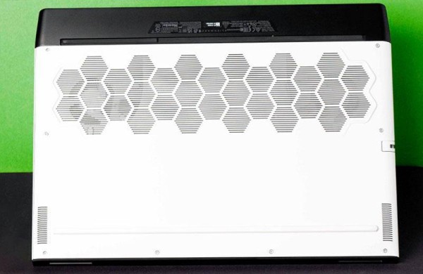 Обзор Alienware m17 R4 (2021): дорогой игровой ноутбук с клавишами Cherry MX Обзор Alienware m17 R4 (2021): дорогой игровой ноутбук с клавишами Cherry MX