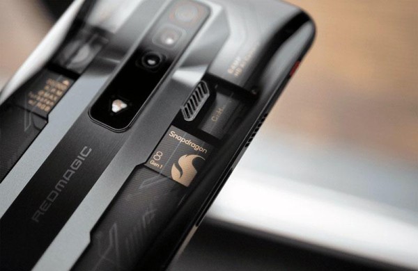 Обзор Nubia Red Magic 7: новый флагман среди игровых смартфонов Обзор Nubia Red Magic 7: новый флагман среди игровых смартфонов