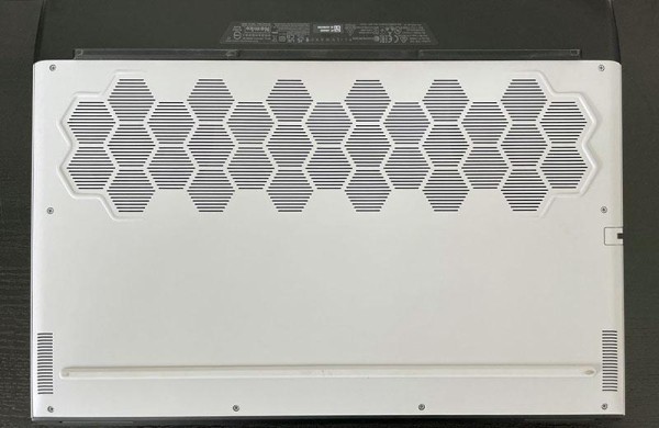 Обзор Alienware m17 R4 (2021): дорогой игровой ноутбук с клавишами Cherry MX Обзор Alienware m17 R4 (2021): дорогой игровой ноутбук с клавишами Cherry MX