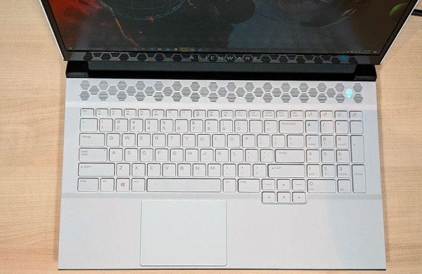 Обзор Alienware m17 R4 (2021): дорогой игровой ноутбук с клавишами Cherry MX Обзор Alienware m17 R4 (2021): дорогой игровой ноутбук с клавишами Cherry MX