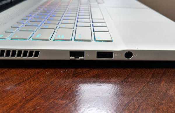 Обзор Alienware m17 R3: мощная игровая система с дисплеем 300 Гц Обзор Alienware m17 R3: мощная игровая система с дисплеем 300 Гц