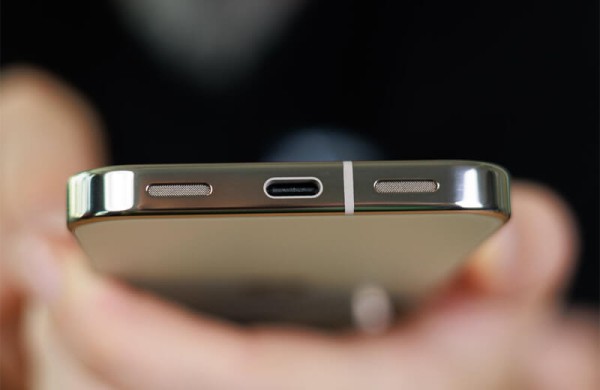 Обзор Google Pixel 10 Pro: флагманского смартфона для фанатов ИИ Обзор Google Pixel 10 Pro: флагманского смартфона для фанатов ИИ