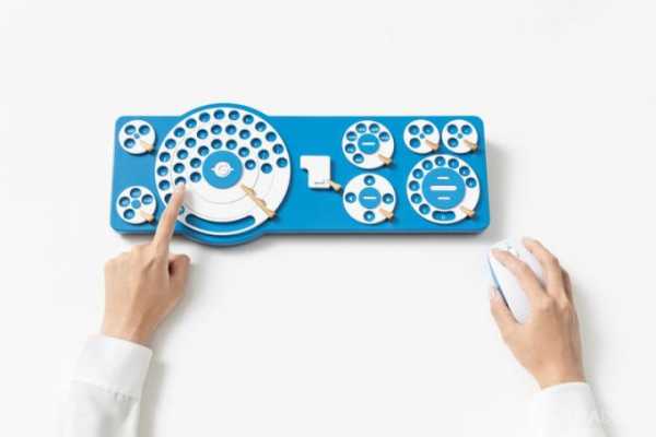 Японский Google придумал бесклавишную клавиатуру с дисковым набором (2 фото + видео) Японский Google придумал бесклавишную клавиатуру с дисковым набором (2 фото + видео)