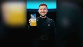 Орбан опубликовал рекламу-шутку телефона со шпионским приложением с Зеленским Орбан опубликовал рекламу-шутку телефона со шпионским приложением с Зеленским