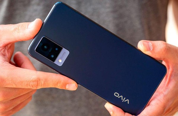 Обзор Vivo V21 5G: среднего смартфона для любителей селфи и Instagram Обзор Vivo V21 5G: среднего смартфона для любителей селфи и Instagram