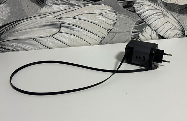 Обзор Ugreen Nexode GaN 100W (X606): Революция с выдвижным кабелем или маркетинг? Обзор Ugreen Nexode GaN 100W (X606): Революция с выдвижным кабелем или маркетинг?