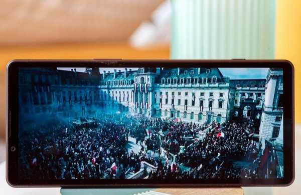 Обзор Sony Xperia 5 V: лучшего компактного смартфона для съёмки если бы не цена Обзор Sony Xperia 5 V: лучшего компактного смартфона для съёмки если бы не цена