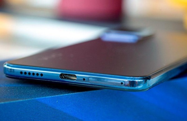 Обзор Vivo V21 5G: среднего смартфона для любителей селфи и Instagram Обзор Vivo V21 5G: среднего смартфона для любителей селфи и Instagram