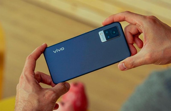 Обзор Vivo V21 5G: среднего смартфона для любителей селфи и Instagram Обзор Vivo V21 5G: среднего смартфона для любителей селфи и Instagram