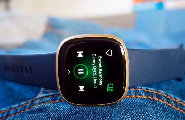 Обзор Fitbit Versa 3: альтернатива Apple Watch для Android Обзор Fitbit Versa 3: альтернатива Apple Watch для Android