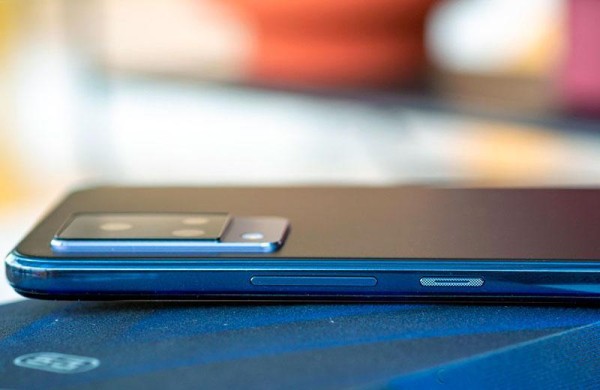 Обзор Vivo V21 5G: среднего смартфона для любителей селфи и Instagram Обзор Vivo V21 5G: среднего смартфона для любителей селфи и Instagram