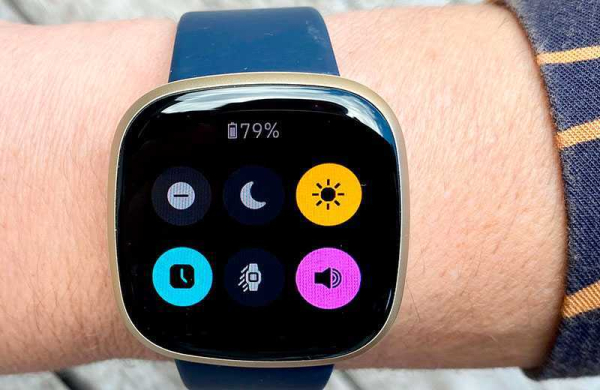 Обзор Fitbit Versa 3: альтернатива Apple Watch для Android Обзор Fitbit Versa 3: альтернатива Apple Watch для Android