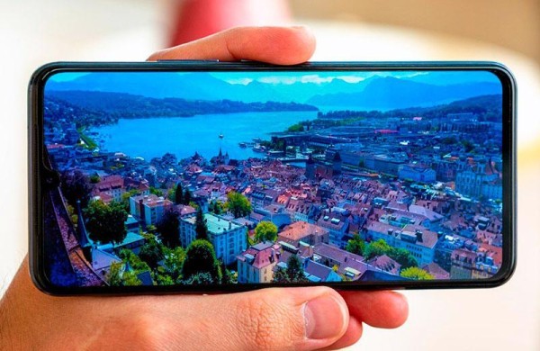 Обзор Vivo V21 5G: среднего смартфона для любителей селфи и Instagram Обзор Vivo V21 5G: среднего смартфона для любителей селфи и Instagram