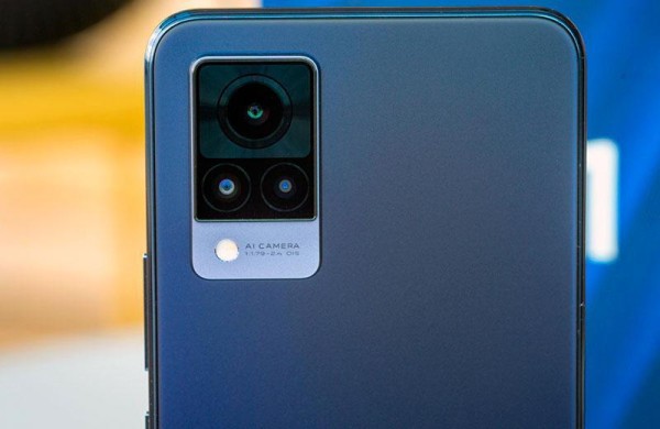 Обзор Vivo V21 5G: среднего смартфона для любителей селфи и Instagram Обзор Vivo V21 5G: среднего смартфона для любителей селфи и Instagram