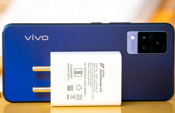 Обзор Vivo V21 5G: среднего смартфона для любителей селфи и Instagram Обзор Vivo V21 5G: среднего смартфона для любителей селфи и Instagram