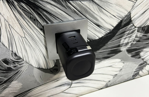 Обзор Ugreen Nexode GaN 100W (X606): Революция с выдвижным кабелем или маркетинг? Обзор Ugreen Nexode GaN 100W (X606): Революция с выдвижным кабелем или маркетинг?