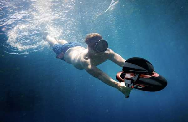 Подводный скутер Vapor может разгоняться до 10 км/ч Подводный скутер Vapor может разгоняться до 10 км/ч