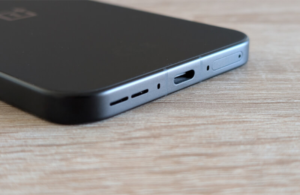 Обзор OnePlus 15: хорошего флагманского смартфона с выгодной ценой Обзор OnePlus 15: хорошего флагманского смартфона с выгодной ценой