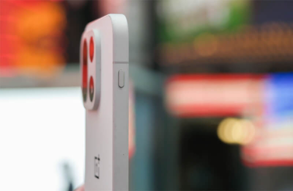 Обзор OnePlus 15: хорошего флагманского смартфона с выгодной ценой Обзор OnePlus 15: хорошего флагманского смартфона с выгодной ценой