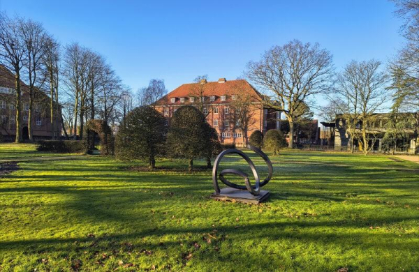 Обзор Motorola Edge 50 Neo: компактного смартфона с защитой военного класса Обзор Motorola Edge 50 Neo: компактного смартфона с защитой военного класса