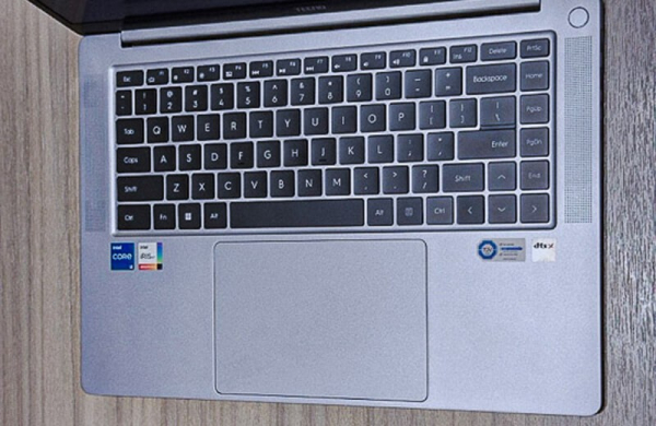 Обзор Tecno Megabook S1: мощного и недорогого ноутбука 15,6-дюйм Обзор Tecno Megabook S1: мощного и недорогого ноутбука 15,6-дюйм