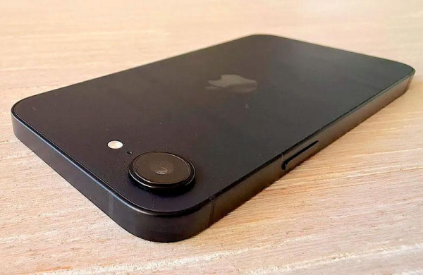 Обзор Apple iPhone 16e: стоит ли покупать самый бюджетный новый айфон Обзор Apple iPhone 16e: стоит ли покупать самый бюджетный новый айфон