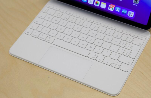 Обзор Apple iPad Air 11 (2025): мощного планшета с производительностью уровня ПК