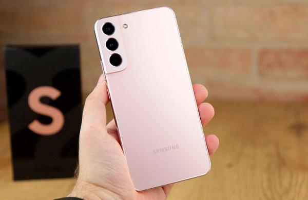 Обзор Samsung Galaxy S22 Plus: мощный Android-смартфон стал более универсальным Обзор Samsung Galaxy S22 Plus: мощный Android-смартфон стал более универсальным