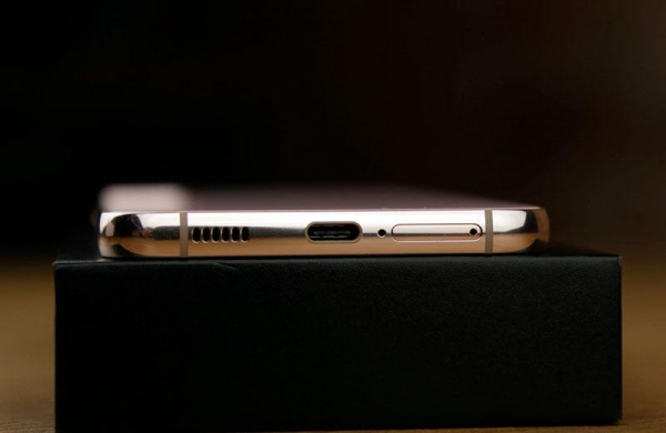 Обзор Samsung Galaxy S22 Plus: мощный Android-смартфон стал более универсальным Обзор Samsung Galaxy S22 Plus: мощный Android-смартфон стал более универсальным