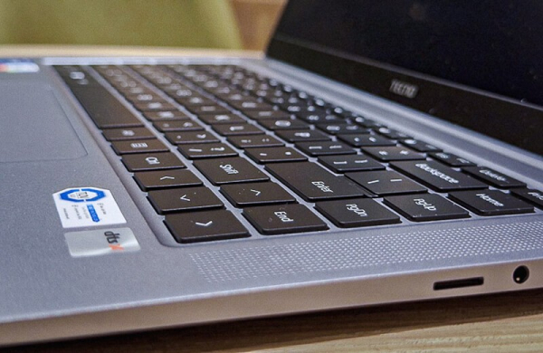 Обзор Tecno Megabook S1: мощного и недорогого ноутбука 15,6-дюйм Обзор Tecno Megabook S1: мощного и недорогого ноутбука 15,6-дюйм