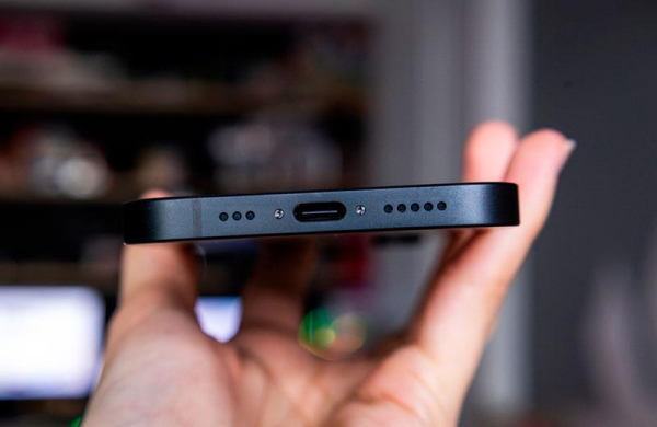 Обзор Apple iPhone 16e: стоит ли покупать самый бюджетный новый айфон Обзор Apple iPhone 16e: стоит ли покупать самый бюджетный новый айфон