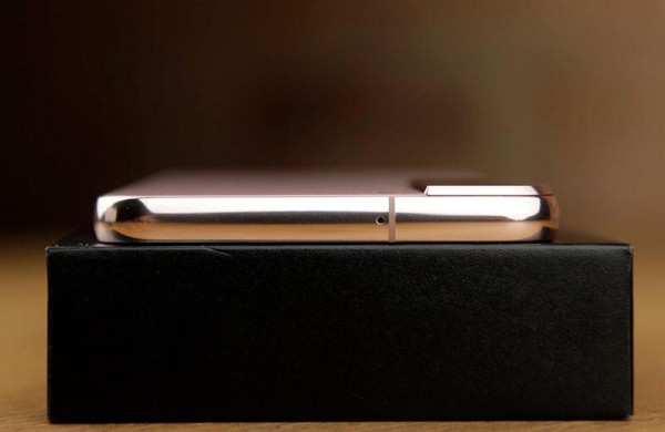 Обзор Samsung Galaxy S22 Plus: мощный Android-смартфон стал более универсальным Обзор Samsung Galaxy S22 Plus: мощный Android-смартфон стал более универсальным