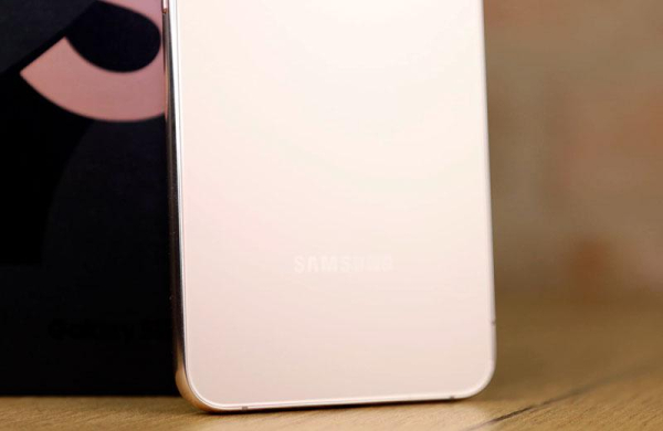 Обзор Samsung Galaxy S22 Plus: мощный Android-смартфон стал более универсальным Обзор Samsung Galaxy S22 Plus: мощный Android-смартфон стал более универсальным