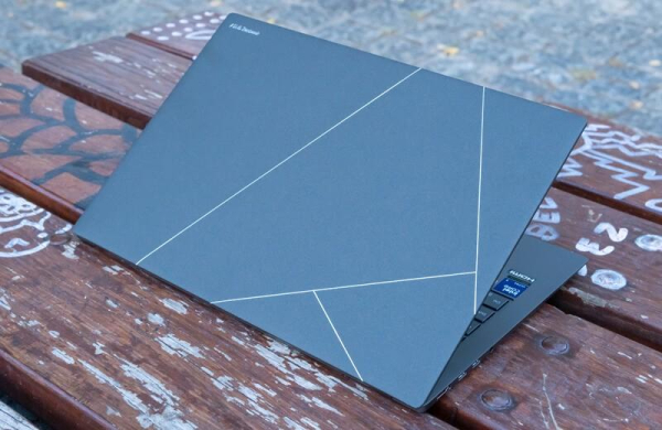 Обзор Asus Zenbook S 14: премиального компактного ноутбука на процессоре Lunar Lake Обзор Asus Zenbook S 14: премиального компактного ноутбука на процессоре Lunar Lake