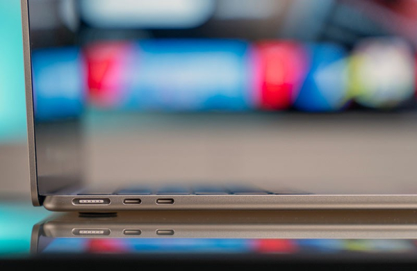 Обзор Apple MacBook Air 13 (M3): компактный ноутбук стал быстрее, эффективнее и автономнее Обзор Apple MacBook Air 13 (M3): компактный ноутбук стал быстрее, эффективнее и автономнее