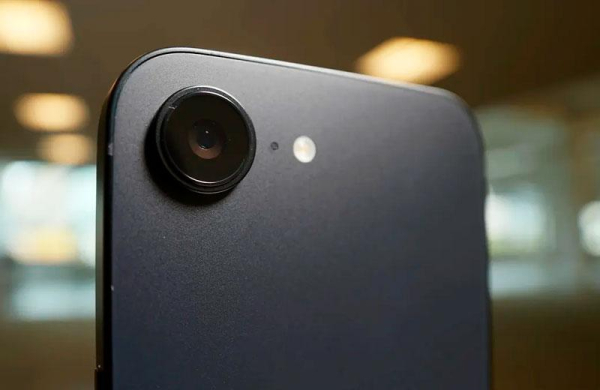 Обзор Apple iPhone 16e: стоит ли покупать самый бюджетный новый айфон Обзор Apple iPhone 16e: стоит ли покупать самый бюджетный новый айфон