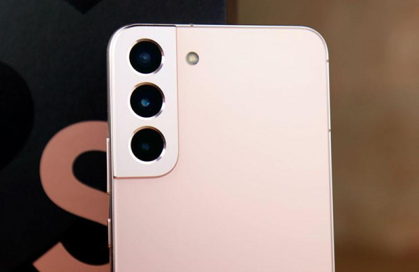 Обзор Samsung Galaxy S22 Plus: мощный Android-смартфон стал более универсальным Обзор Samsung Galaxy S22 Plus: мощный Android-смартфон стал более универсальным