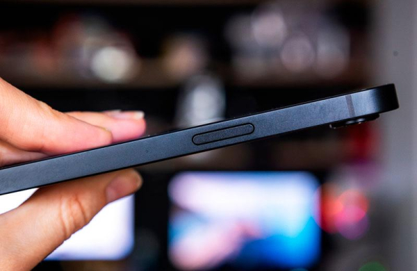 Обзор Apple iPhone 16e: стоит ли покупать самый бюджетный новый айфон Обзор Apple iPhone 16e: стоит ли покупать самый бюджетный новый айфон