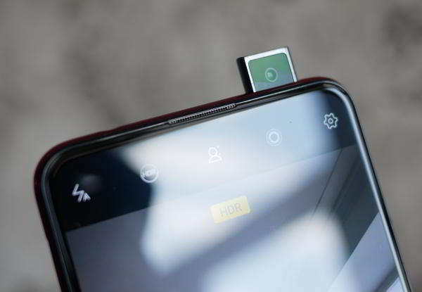 Обзор смартфона Vivo V15 Pro: с "выпрыгивающей" селфи-камерой Обзор смартфона Vivo V15 Pro: с "выпрыгивающей" селфи-камерой