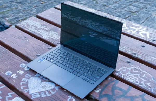 Обзор Asus Zenbook S 14: премиального компактного ноутбука на процессоре Lunar Lake Обзор Asus Zenbook S 14: премиального компактного ноутбука на процессоре Lunar Lake