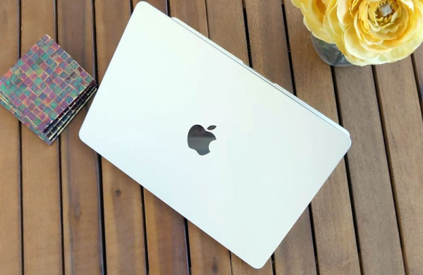 Обзор Apple MacBook Air 13 (M3): компактный ноутбук стал быстрее, эффективнее и автономнее Обзор Apple MacBook Air 13 (M3): компактный ноутбук стал быстрее, эффективнее и автономнее