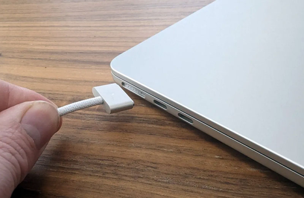 Обзор Apple MacBook Air 13 (M3): компактный ноутбук стал быстрее, эффективнее и автономнее Обзор Apple MacBook Air 13 (M3): компактный ноутбук стал быстрее, эффективнее и автономнее